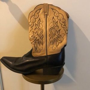 Ariat Heritage 15781 Black & Tan women’s 11b boots